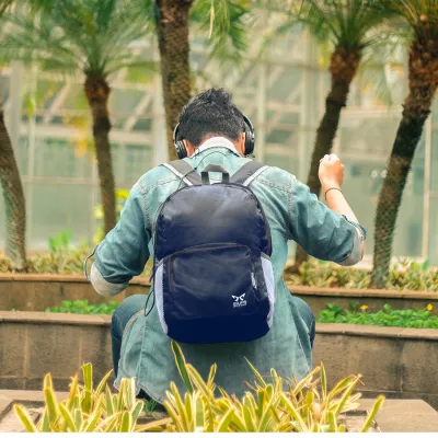 DAY PACK Tas Ransel Lipat Anti Air 20L Foldable Water Resistant Backpack 35020 Biru Dongker 4 daypack_fave_20l_bd3