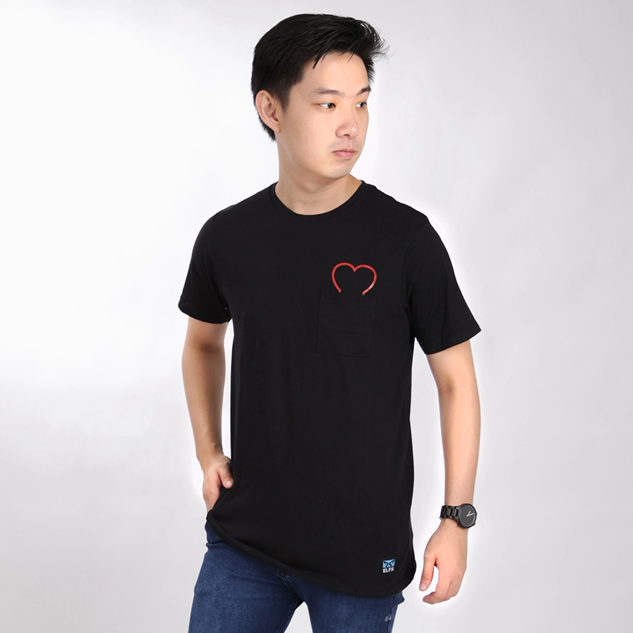 KAOS KANTONG KAOS PRIA ONECK PENDEK KATUN POCKET REVEAL HEART TSHIRT OBLONG HITAM 1 ok_cotton_pocket_reveal_heart_hx0