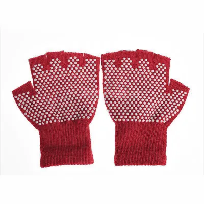 SARUNG TANGAN & MANSET Sarung Tangan Yoga Anti Slip Fitness Gloves Merah Cabe 2 sarung_tangan_yoga_mc2