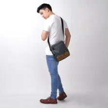 TAS SELEMPANG KECIL Elfs Tas Selempang Kecil Cordura Suede Sling Bag Abu Muda